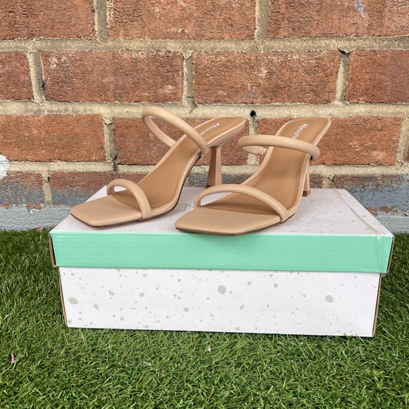 beige open toe slip on sandals - Picture 2 of 4